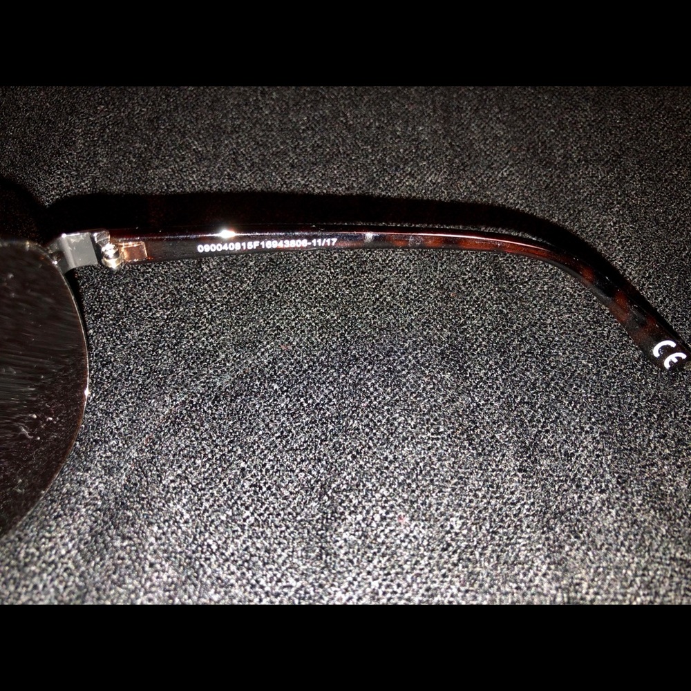 Sunglasses - Picture 3 of 4